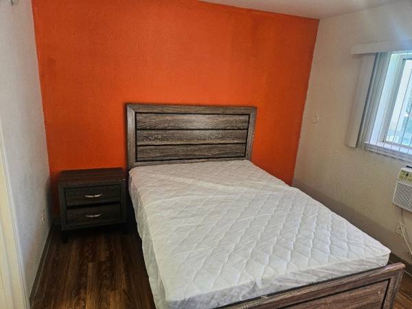 Studio 1/ba, Close to Restaurants, In Houston 1