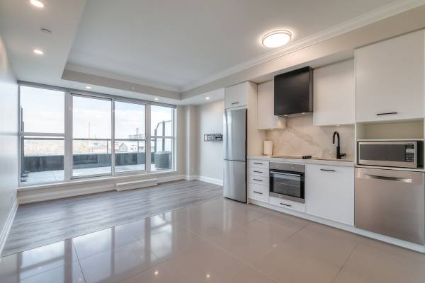 899 QUEEN ST. E., #502 - EXECUTIVE 1BED/1BATH, PRIVATE TERRACE 1