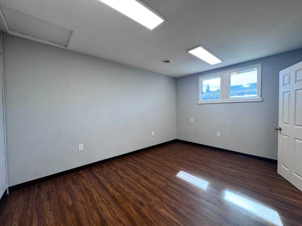 $1,475 / 1100ft2 - Prime West Redding Office or Aesthetic Space (Redding, CA)63972532517890124