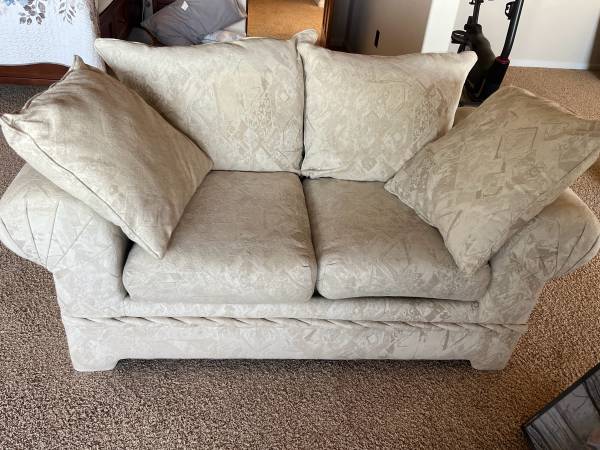 Free couch 1
