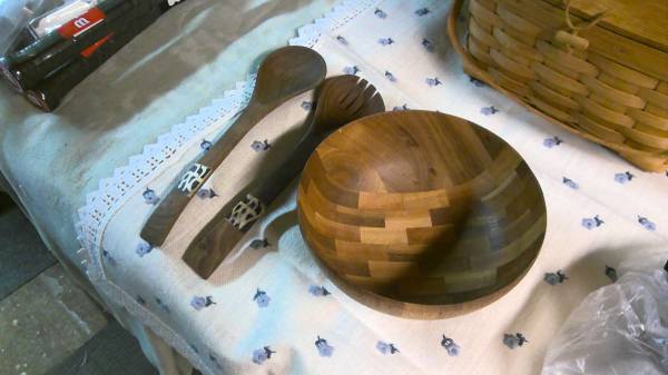Handmade Berea College Kentucky wood salad bowl - $40 (Wrightstown/Newtown, PA)63442981284353120