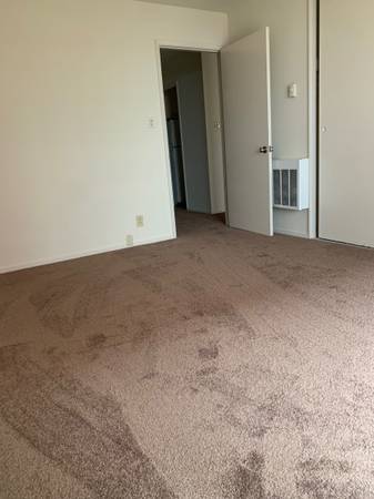 $2,500 / 1br - Large 1BR in Carlmont Village (belmont)64011483695107124
