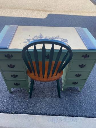 Vintage Desk - $50 (Dawsonville)63441255277059120