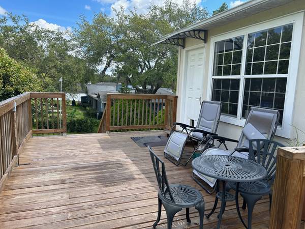 $1,150   (1 BEDROOM + OFFICE) 1