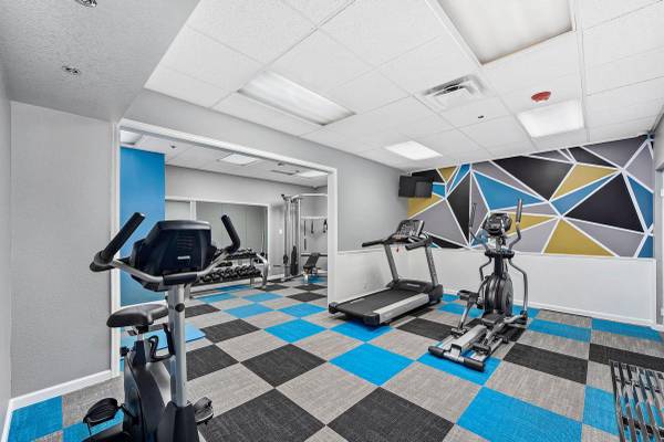 $1,099 / 1hab - 1050ft2 - ¡Regálese el obsequio de un nuevo apartamento! (3125 Sinton Rd, Colorado Springs, CO 80907)63658145550721121