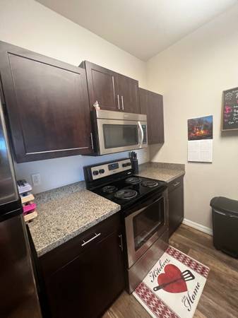 $1,200 / 1br - Lease takeover, 1 bed 1 bath (Minot)63980820484098120