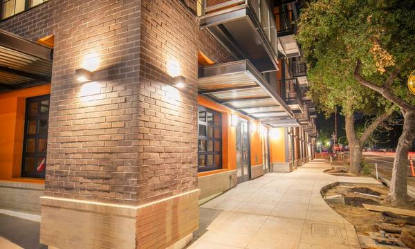 $1,542 / 505ft2 - Estudio 1BA, techos de 10 a 11 pies, centro de fitness (1907 Q Street, Sacramento, CA)63900438482434120