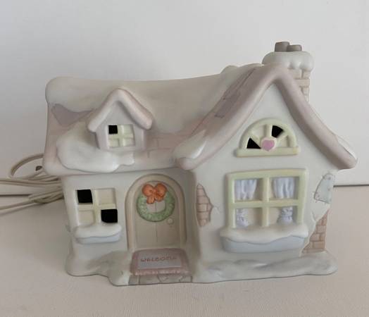 Precious Moments Sugar Town Sam's House 1