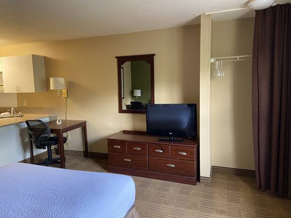 $1,980 / 1br - Great Monthly rate including all the amenities!!63694446849027121