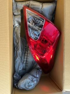 Eagle Eyes DS712-B000L Left Tail Light Brand New-Unused 1