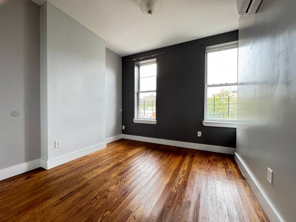 $3,550 / 4br - NO FEE! Beautiful 4 Bed in Crown Heights / Brownsville Area!! (Crown Heights/ Brownsville)63854479728131122