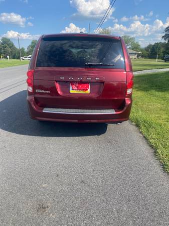 2017 Grand Caravan - $8,000 (Lebanon)63477801954435122
