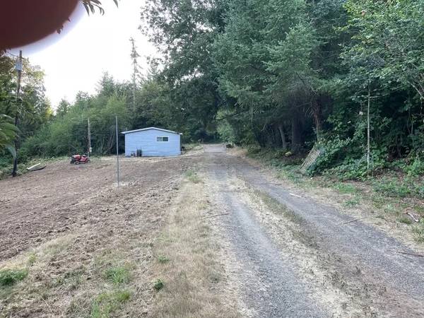 Private 3-Bed/2-Bath Single Family Home on Acreage 1