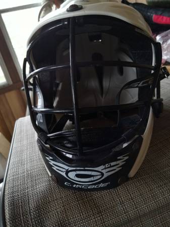 Casco para jóvenes - $5 (Oconomowoc)63471407304451121