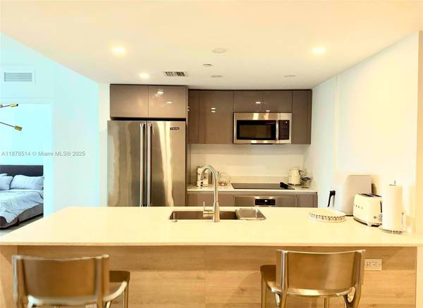 $3,300 / 2br - 1097ft2 - Uber Luxe Split Floorplan 2bd! (The Highlands- Aventura)64001847134211123