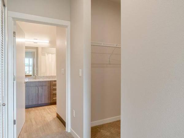 $1,626 / 1br - 708ft2 - Extraordinary Style With Extraordinary Location - The Elwood63956649865731122