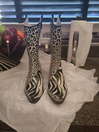 Women's CowboyStyle Rubber Boots  7 1