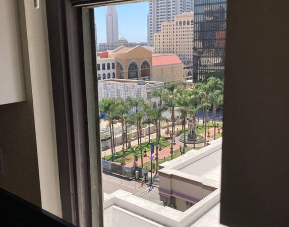 $2,695 / 1br - 1 MONTH FREE - Parking Structure, Distinct Plans - Near the Freeway (Gaslamp Quarter / Downtown)63998603722499123