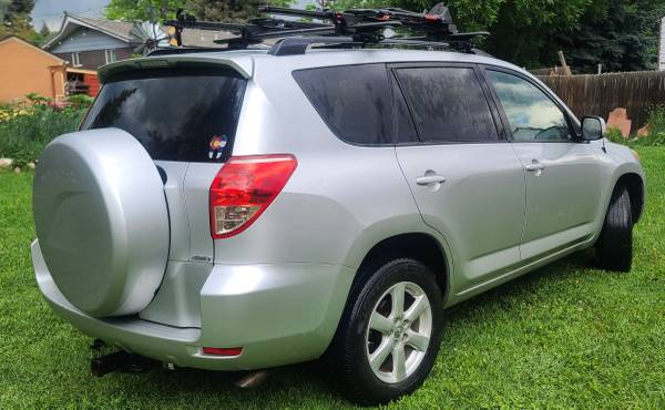 2008 Toyota RAV4 V6 - $10,500 (Denver)63612373765251122