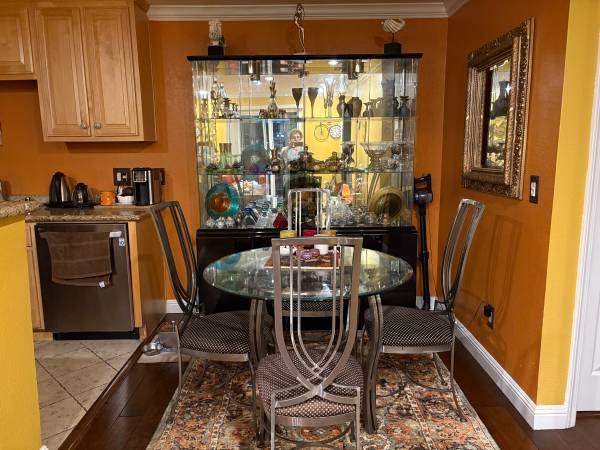 $1,100 Cozy room with private bathroom private room temporary, month to month (concord / pleasant hill / martinez)63989800256898123