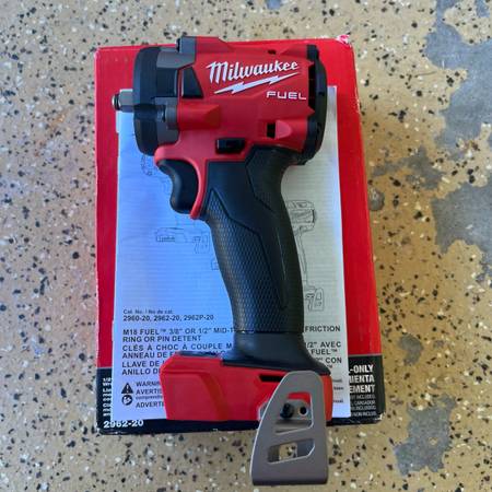 Milwaukee M18 FUEL Gen-2 18V Lithium-Ion Brushless Cordless Mid Torque 1/2 in. I 1