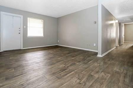 $1,625 / 3br - 1150ft2 - Range, Faux Wood Flooring, Dishwasher (5324 Preakness Ln, Dallas, TX)63796477062529124