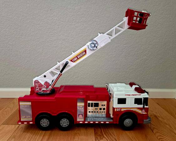 24” Jumbo Fire Truck – Lights & Sounds – Like New 1