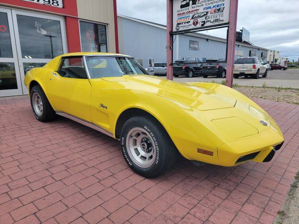 1976 Corvette Stingray 1