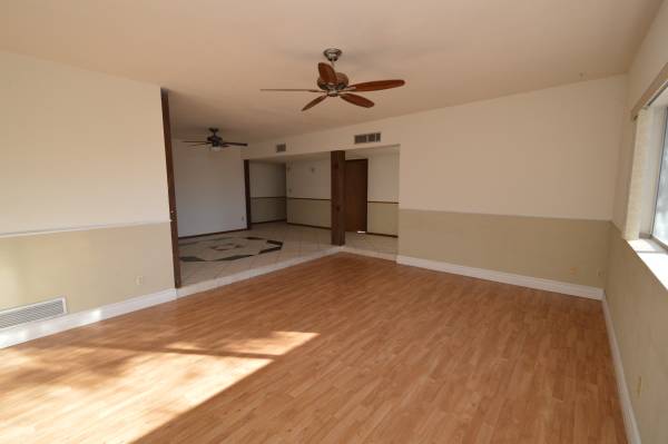 $2,300 / 4br - 2183ft2 - Roomy 4-bedroom house with spectacular views! (5050 N Hillcrest Drive)63675014028163122