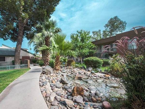 $1,500 / 2br - 870ft2 - Spacious Walk In Closets, Refrigerator with freezer64024996568323122