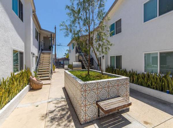$1,995 / 1br - Perfect 1B Apartment - Custom Tile Kitchen - Newly Built BBQ Area (Cherokee Point)63701586462851123