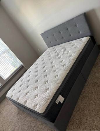 Queen Size Bed 1