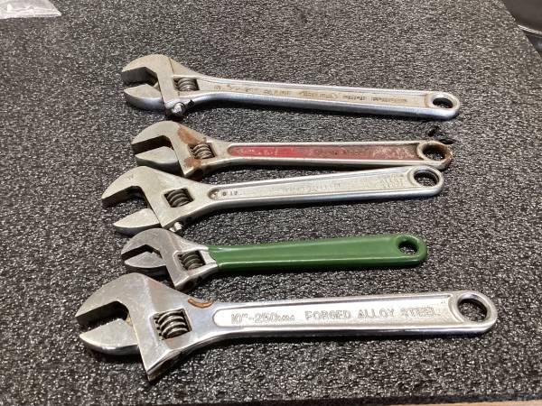 5 adjustable wrenches 1