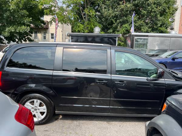 2012 DODGE GRAND CARAVAN CREW - $3,800 (Staten Island)63470889464833124