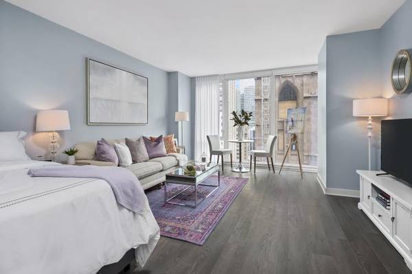 $2,360 Lovely Studio-In unit, gym, pool, grill deck, & more-The Loop (The Loop)63960014662659121