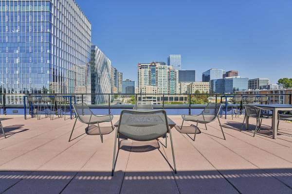 $2,957 / 1br - 853ft2 - Rooftop Views, EV Charging, Pet-Friendly, Find Your Apartment Today!63884892529155122
