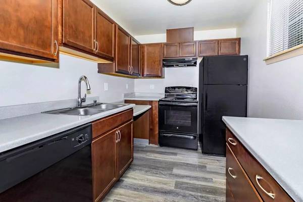 $1,949 / 4br - 1217ft2 - Great Pet-Friendly Community in Auburn! Ask for details! (Auburn)63929303677315121