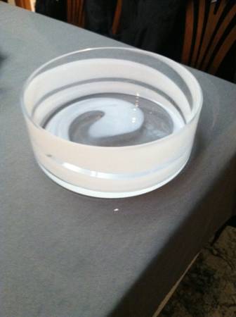 Beautiful hand blown serving glass bowls 3 of them 1