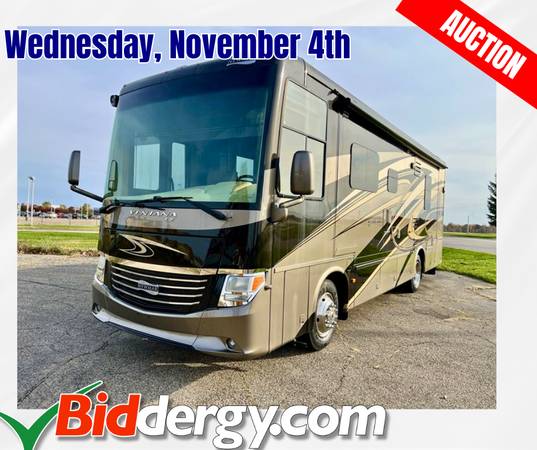 2016 Freightliner Newmar Ventana *Only 23,058 Miles!* 1