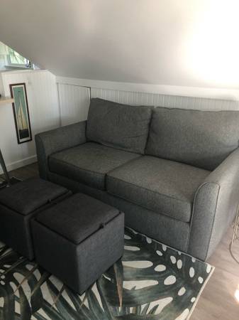 $2,950 / 1br - 700ft2 - Upstairs furnished (Key West)63838114611715123