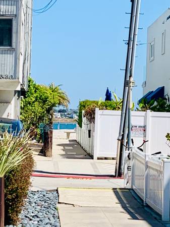 $2,295 / 1br - 600ft2 - 1BD/1BA LOCATED BETWEEN THE BEACH & MISSION BAY! 1BD/1BA - $2,295/mo (825 Niantic Ct, Apt 9)63663752869763122