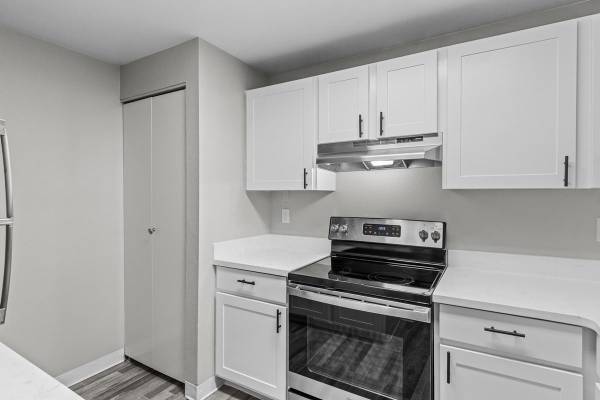 $1,968 / 2br - 956ft2 - State of the Art Fitness Center, Upgrades Everywhere, Tour Today (4415 5th Street Renton, WA 98059)63852484012417121