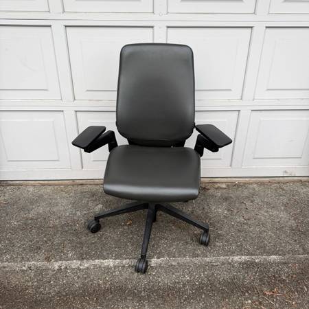 Steelcase Gesture rolling chair Black Leather 1