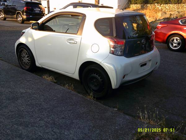 2015 SCION iQ HATCHBACK DE 2 PUERTAS, AHORRADOR DE GASOLINA, HECHO EN JAPÓN - $2.795 (Seattle/Lake City)63470886208129121