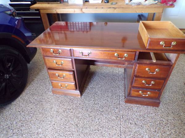 soild wood desk 1
