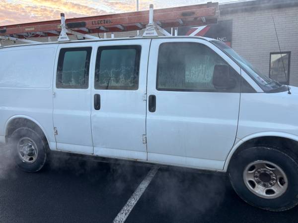 Used 2018 Chevrolet Express Work Van 1