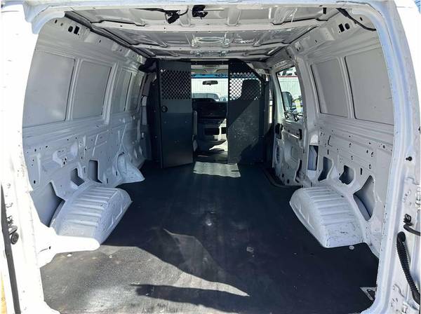 2013 Ford E250 - Photo 7