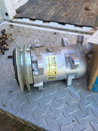 1990s Peterbilt A.C. Compressor 1