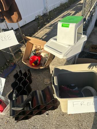 Free Items - curb alert (Floral Park)63809428048385121
