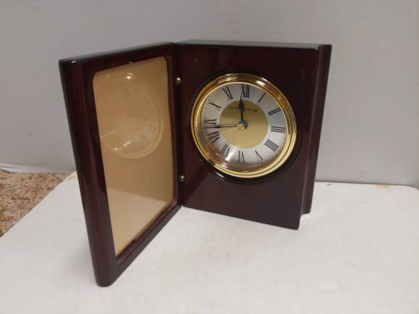 Howard Miller Desk Clock 1